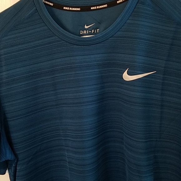 Nike Men's Running/ Workout Dryfit Shirt - Picture 2 of 7